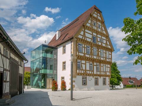 Bildungszentrum - Oberes Schloss mit Musikschule und Bücherei