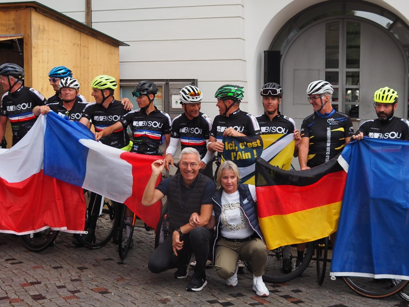 Ankunft der Radfahrenden aus Péronnas anlässlich der Bierwecketse 2023 